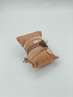 Z&auml;g - Armband kruisje