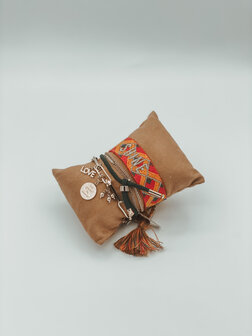 Z&auml;g - Armband kruisje