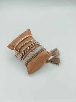Z&auml;g - Armband kruisje