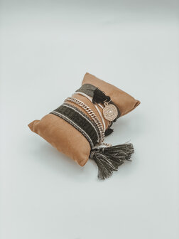 Z&auml;g - Armband kruisje