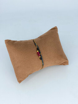 Z&auml;g - armband - Black/Red stones